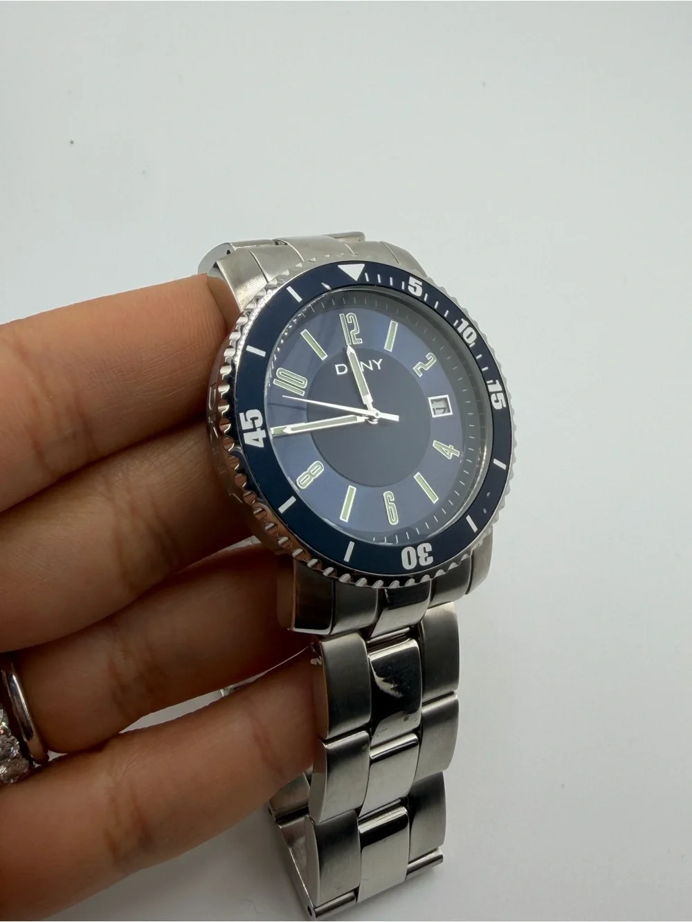 DKNY Blue Dial Stainless Steel Men's Watch new battery 1105